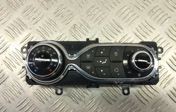 Renault Captur Climate control unit 275108796R