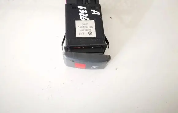 Skoda Octavia Mk1 (1U) Hazard light switch 1u0953235c