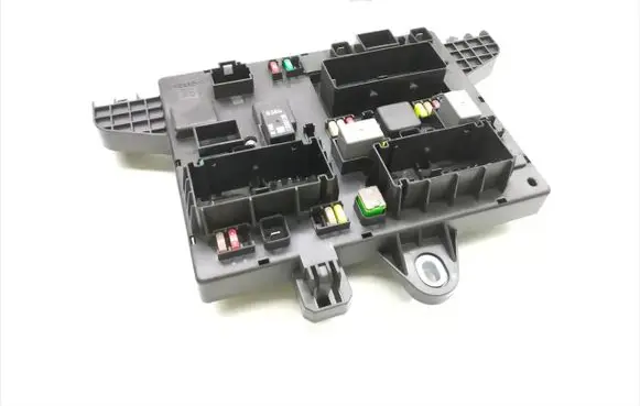 Opel Astra J Fuse module 13302301 365927271
