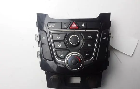 Hyundai i30 Air conditioner control unit module 97250A6040