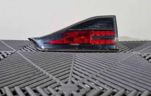 Lexus CT 200H Tailgate rear/tail lights 13035