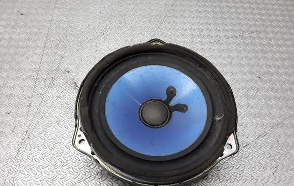 KIA Sorento Front door speaker