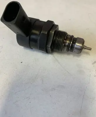 BMW 5 E60 E61 Fuel pressure sensor 0281002481