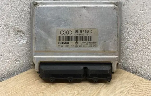 Audi A6 S6 C5 4B Engine control unit/module 4B0907552C 26SA5130 0261204767