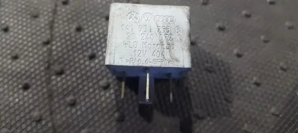 Volkswagen PASSAT B6 Other relay 141951253B 20240072