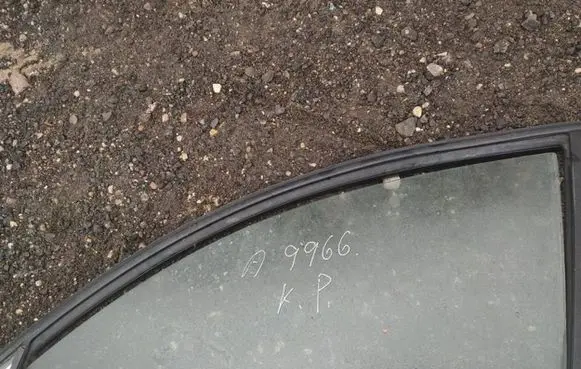 Nissan Primera Front door window glass four-door AS2