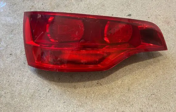 Audi Q7 4L Rear/tail lights 4L0945093A