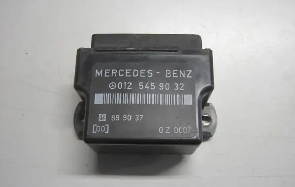 Mercedes-Benz E W124 Glow plug pre-heat relay 0125459032