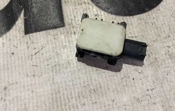 Mercedes-Benz S W221 Airbag deployment crash/impact sensor 0038202826 A0038202826