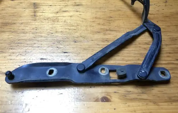 BMW 5 E39 Tailgate/trunk/boot hinge 41518159397 8159397