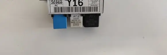 KIA Sorento Fuse module 913103E060 J31017