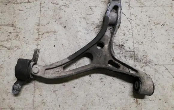 Mercedes-Benz R W251 Front lower control arm/wishbone