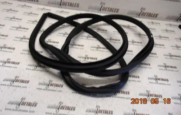 Toyota Avensis T270 Front door rubber seal