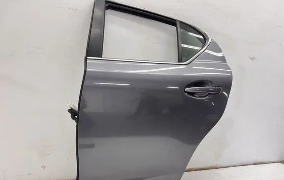 Lexus CT 200H Rear door 