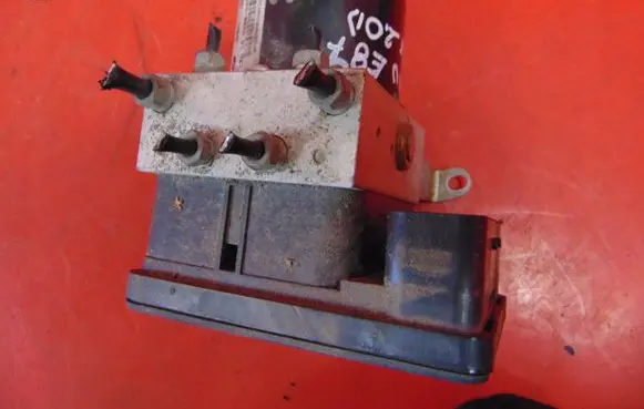 BMW 1 E81 E87 ABS Pump 6772213 6769779