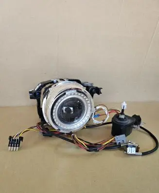 Mercedes-Benz GL X164 Headlight part 01C0468452 6NM008944101 26378600