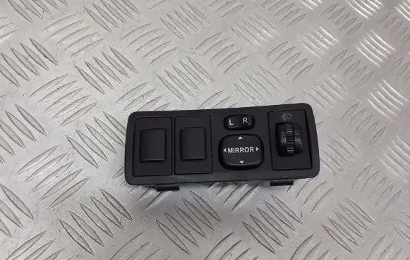 Toyota Avensis T250 Wing mirror switch 183574