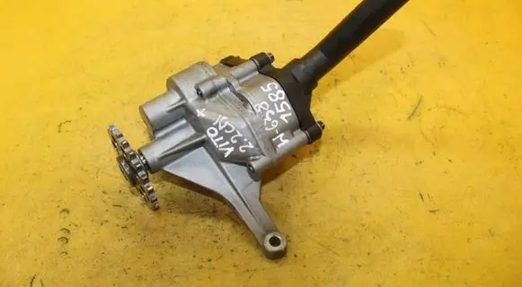 Mercedes-Benz Vito Viano W638 Oil pump 