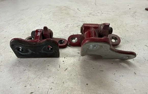 Infiniti QX30 Rear door hinge set H04005DMMA A046572 H04205DMMA