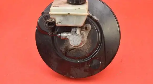Opel Zafira B Brake booster