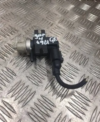 Volkswagen Golf IV Turbo solenoid valve 1J0906627A 72290325