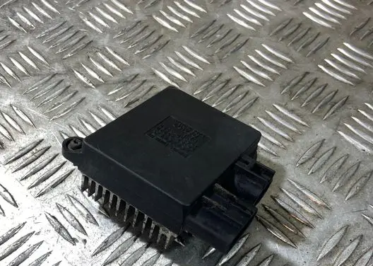 Coolant fan relay