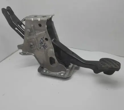 Volkswagen PASSAT B6 Brake pedal 1K1721057AD
