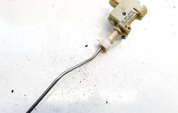 Volkswagen PASSAT B6 Central locking motor 3c0810773 3b0959782a