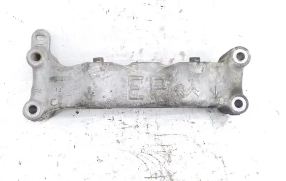 Peugeot 308 SW Engine mounting bracket 9655923080
