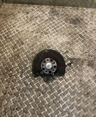 Mercedes-Benz E W212 Front wheel hub 2123322401 A2123322401
