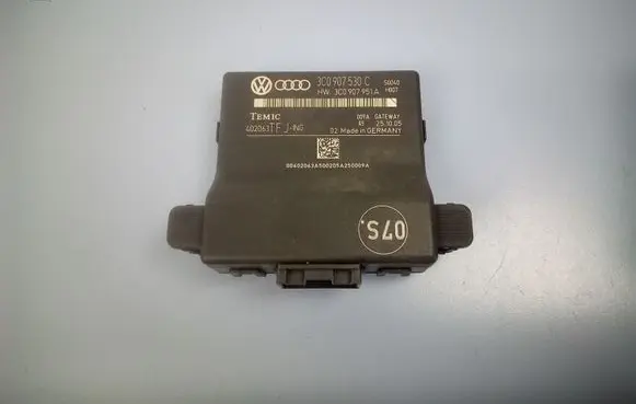 Volkswagen PASSAT B6 Gateway control module 3C0907530C 3C0907951A 402063TFJ
