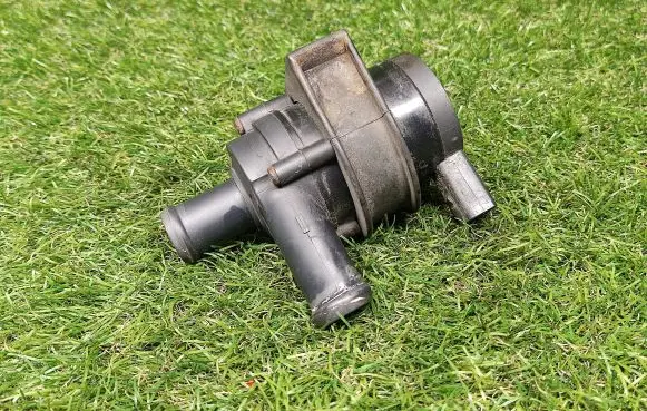 Volkswagen PASSAT CC Electric auxiliary coolant/water pump 1K0965561J