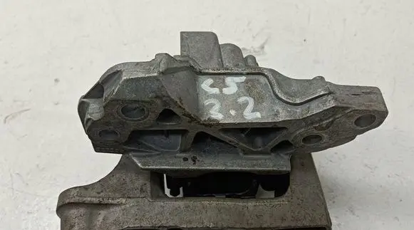 Citroen C5 Engine mount vacuum valve 