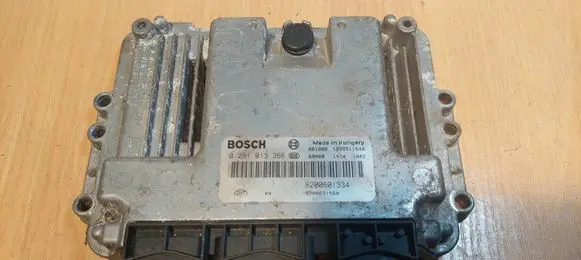 Renault Scenic II - Grand scenic II Engine control unit/module ECU 0281013366 8200601334 8200631560
