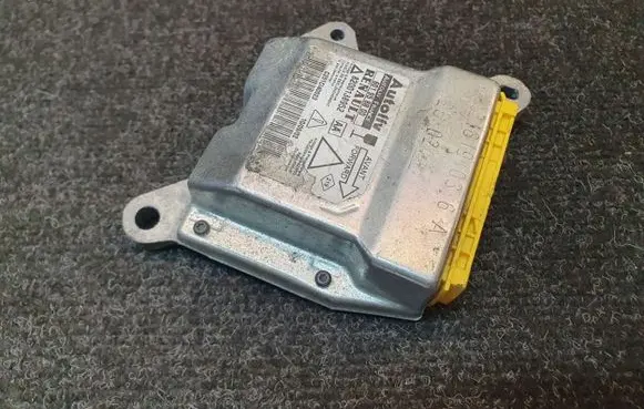 Renault Laguna II Airbag control unit/module 601958800 8200138952