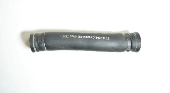 Audi A6 S6 C5 4B Engine coolant pipe/hose 059121058A