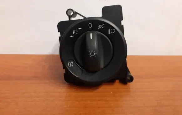 Mercedes-Benz Sprinter W906 Light switch 4882 A9069052801