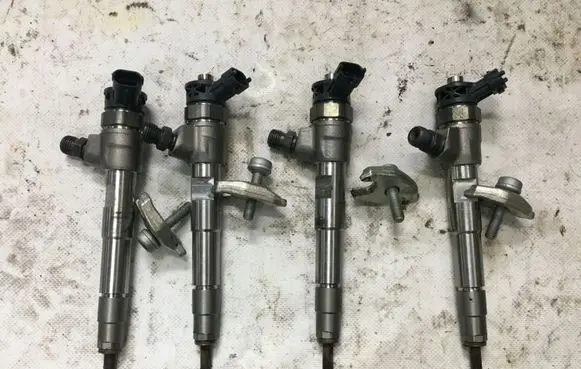Renault Kadjar Fuel injectors set 0445110800