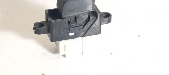Nissan X-Trail T30 Electric window control switch