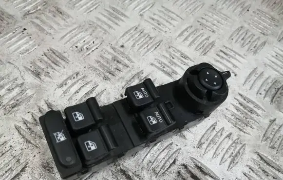 Fiat 500X Electric window control switch