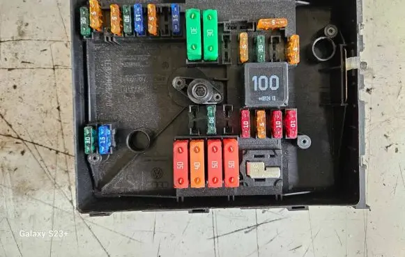 Volkswagen Touran I Fuse box set 1K0937821C 1K0937800BC 1K0937806D
