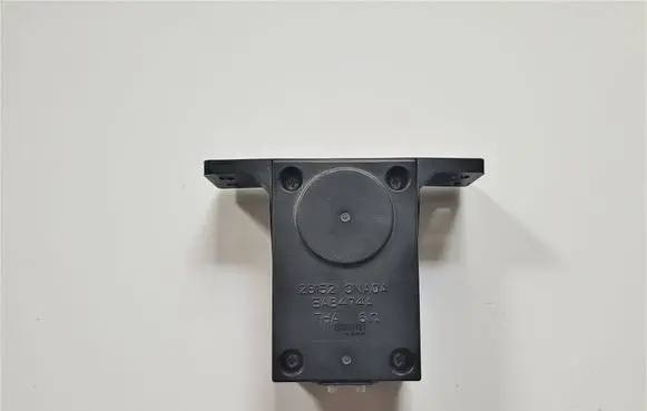 Nissan Leaf I (ZE0) Horn signal 281523NA0A