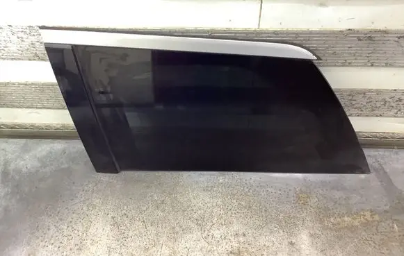 Mercedes-Benz GL X164 Rear side window M2L5A53D0T376 A006450 43R009545