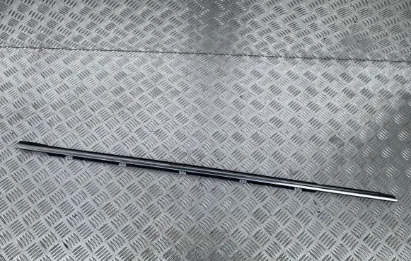 KIA Ceed Front door glass trim molding 