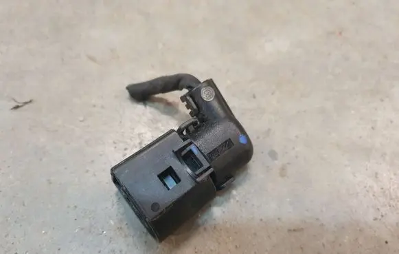 Volkswagen Golf VII Other relay 8P0973722