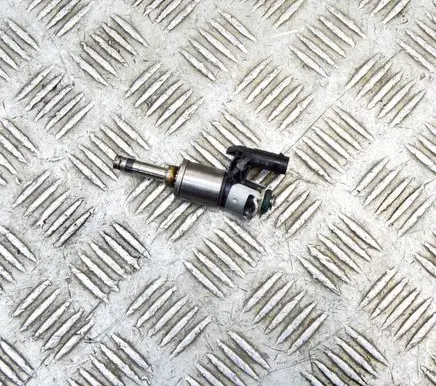 Volkswagen Scirocco Fuel injector 0261500354 04E906036Q