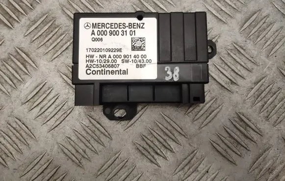 Mercedes-Benz GLA W156 X156 Fuel injection pump control unit/module A0009003101