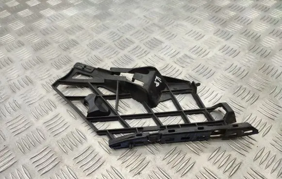 Front bumper mounting bracket
