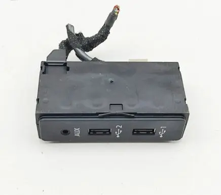 Audi TT TTS RS Mk3 8S AUX in-socket connector 8S0035736A