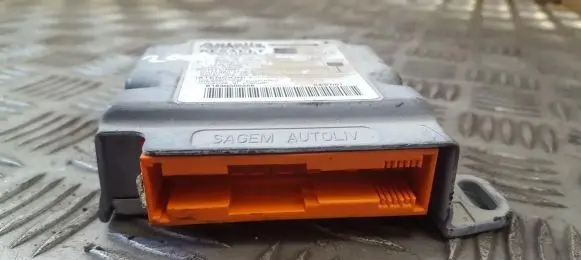 Renault Scenic I Airbag control unit/module 8200117652a 600639500